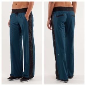 Lululemon Run: Right Round pant in Alberta lake - size 2